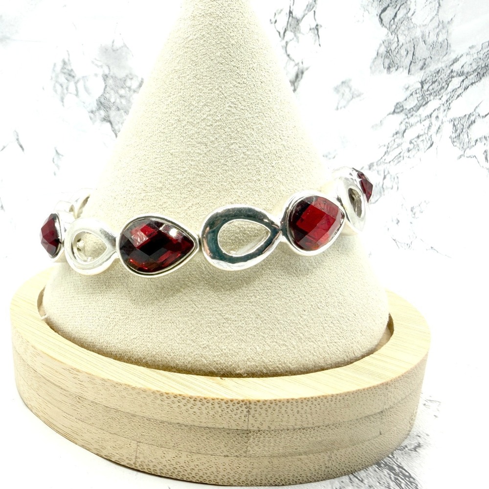 Red Faceted Stone Stretch Bracelet Silver Tone Tennis Style 7.5"